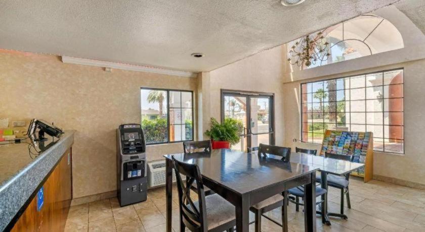 Econo Lodge Moreno Valley Exteriér fotografie